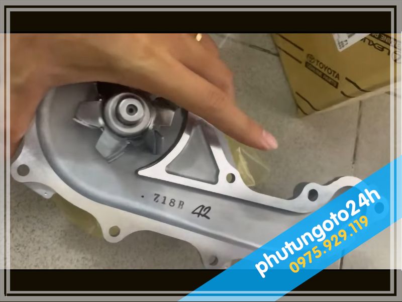 BƠM NƯỚC XE TOYOTA FORTUNER MÁY XĂNG - 1