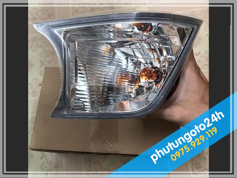 ĐÈN XI NHAN CẢN TRƯỚC TOYOTA INNOVA - 1