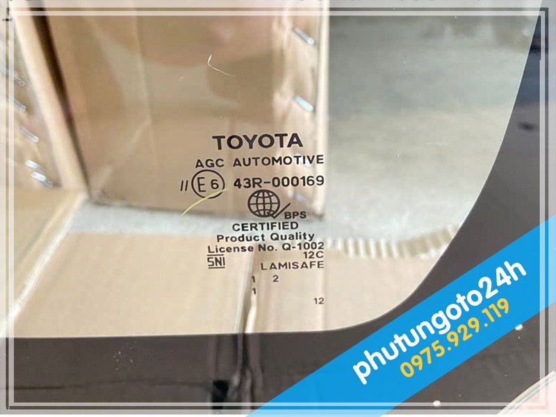 KÍNH CHẮN GIÓ TRƯỚC XE TOYOTA INNOVA - 3