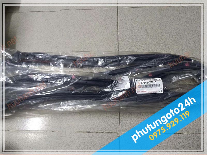 RON CÁNH CỬA XE TOYOTA FORTUNER - 2